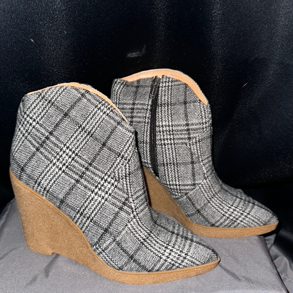 Jessica Simpson Crais Plaid Wedge Bootiea US 7